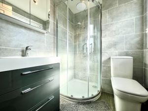 En-Suite- click for photo gallery